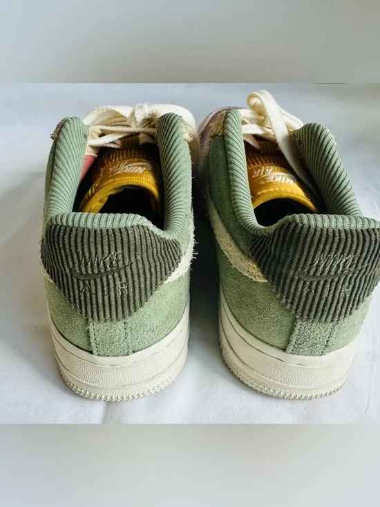 Nike Women’s Air Force 1 ‘07 LX Oil Green Terra Blush Size US 6 - Picture 4 of 5